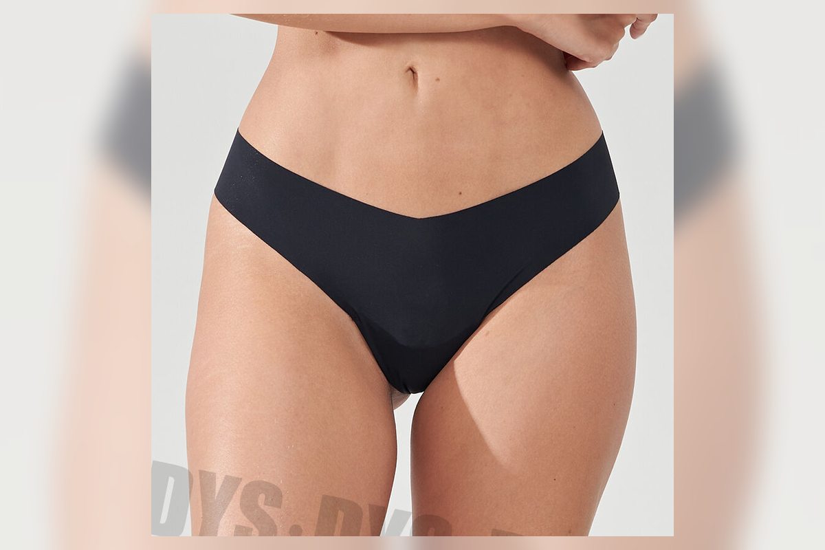 women's smooth underwear example for traceless fit discussion.